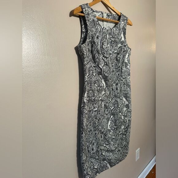SALE! B/W Talbots Outlet Printed Sheath Dress Size 10 EUC - Picture 3 of 6